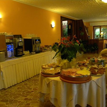 ליבורנו Hotel La Rosa Del Tirreno מראה חיצוני תמונה